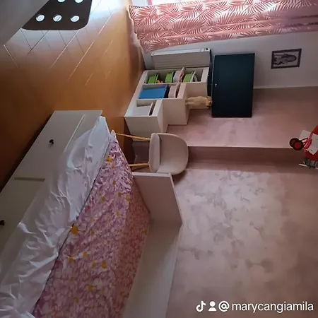 Quarto em Acomodações Particulares For Rent Rachele